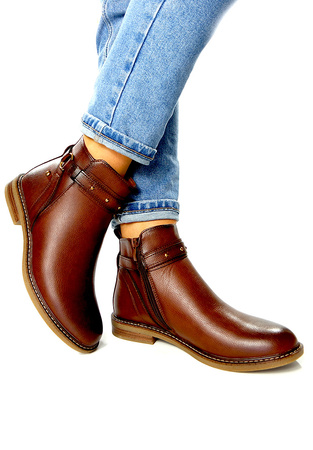 Damskie brązowe krótkie botki na niskim spodzie zapinane na zamek