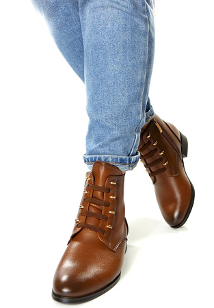 Damskie brązowe krótkie botki na na niskiej podeszwie Potocki