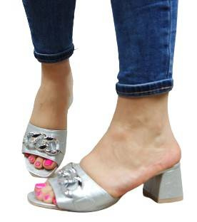 DAMSKIE SREBRNE KLAPKI NA OBCASIE